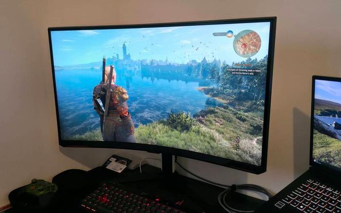 Samsung odyssey 32" Neo G8 4k UHD 240Hz Mini LED Odyssey Gaming Monitor