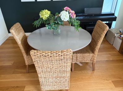 Round stone table with solid wood legs 120cm