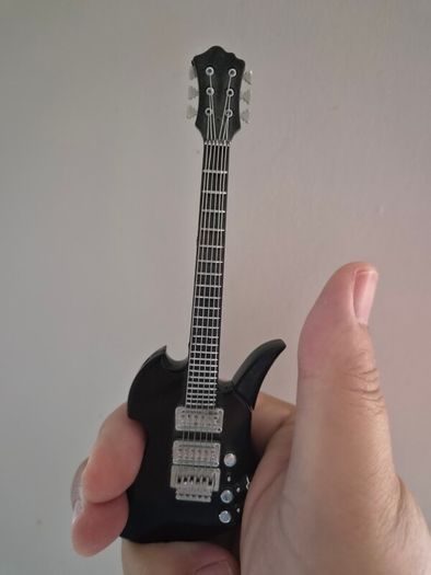 Guitar Lighter