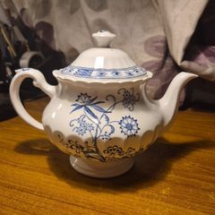 Rare Find:  Vintage J & G Meakin, Florentine, Classic White, Blue Nordic, Covered, teapot, Ornate, Blue, Flowers, England, vintage.