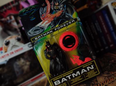 Sonar Sensor Batman ! with Flying Disc Blaster and Pop-up Sonar Scope ! Batman Forever ! RETRO ! STILL SEALED ! 1995 ! by Kenner ! Vintage !