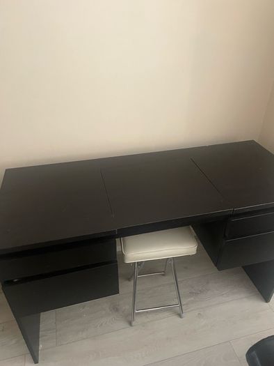 Make up desk
