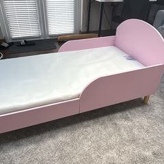 Toddler bed