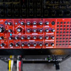 Behringer Neutron Synth