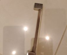Kitchen cabinet and drawer handles