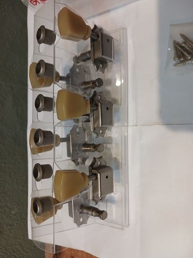 New Gotoh Guitar Tuners