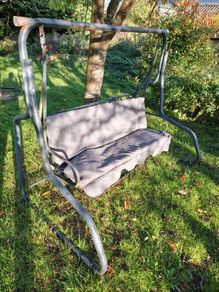 Garden swing seat
