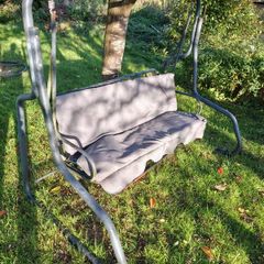 Garden swing seat