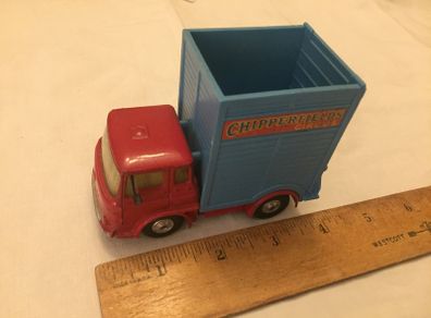 Corgi 503. Chipperfields circus. Bedford tractor unit. Opening rear gate on truck. Excellent condition x