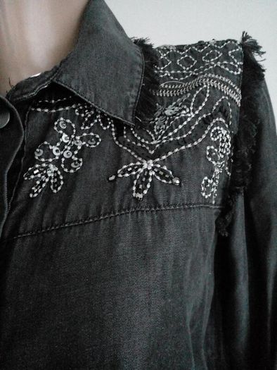 Zara ladies shirt size M