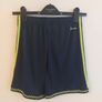 manchester united shorts Image 4