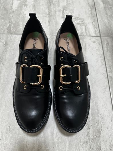 Stradivarius Shoes size 7