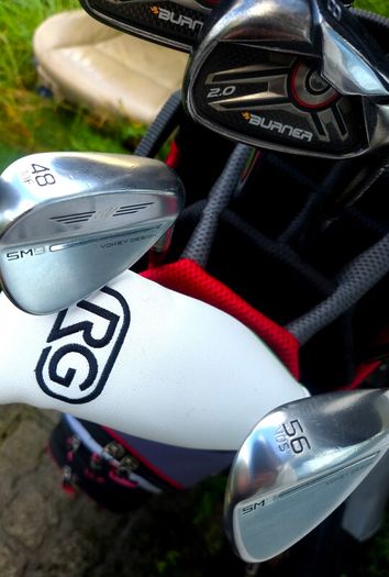 Set of Taylormade Golf Clubs