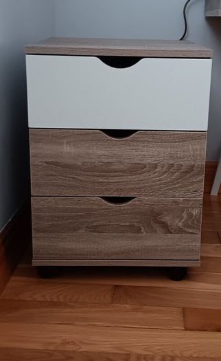 Desk and matching 3-drawer storage unit