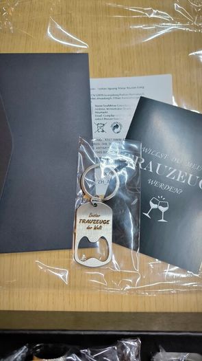 Groomsman Gift Set: Hip Flask, Cups & Funnel (Willst Du Mein Trauzeuge Sein?)