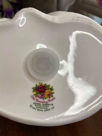 Rare Royal Albert "Old Country Roses" Pomander Potpourri  Cat