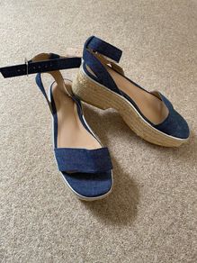Ladies NEW Sandals Size 6.5 /40