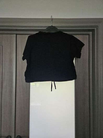 BNWT Just Strong crop t-shirt