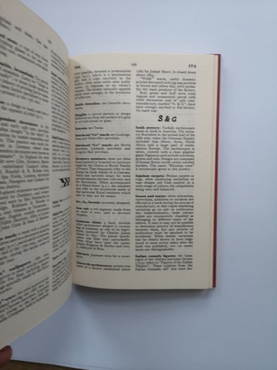the connoisseurs Handbook of an antique collecting