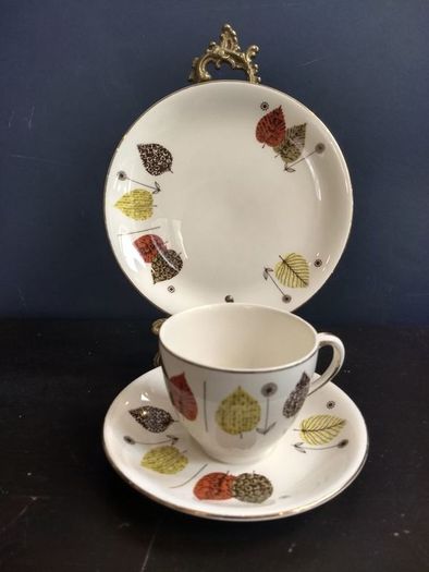 Fabulous Set of Six Mid Century Modern Alfred Meakin Teaset Trios "Gay Fantasy" Pattern from the 1950's