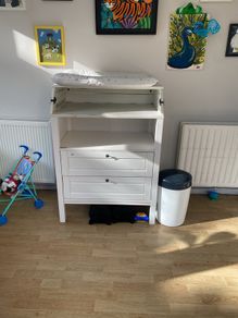 Changing Table, changing mat and Nappy Bin