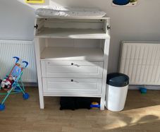 Changing Table, changing mat and Nappy Bin