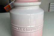 le creuset biscuit jar