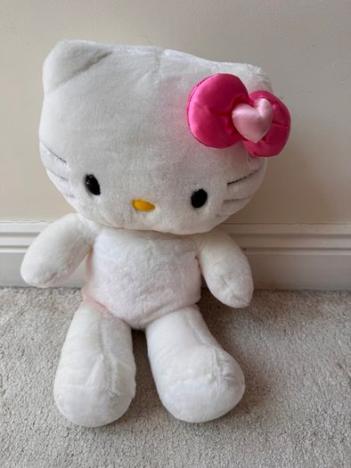 Build A Bear Hello Kitty With Heart Bow Sanrio 2010 red marks on the fur approx. 45 cm. Used Please see photos