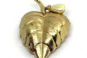 Vintage Avon costume brooch