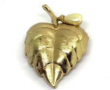 Vintage Avon costume brooch