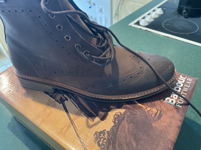 Barbour boots size 9