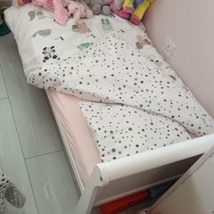 Cot/cotbed and extras