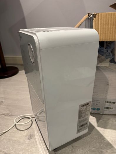 EcoAir Summit dehumidifier 12L - energy efficient, lightly used