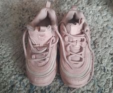 girls pink fila runners