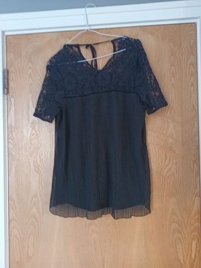F&F Black Blouse. S.12.