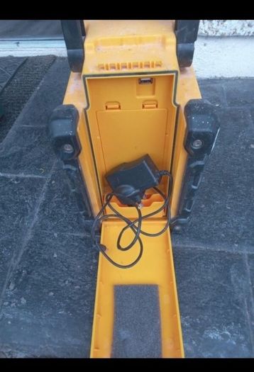 Reka Rugged DAB Radio