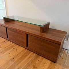 Venjakob Media Unit, TV Stand