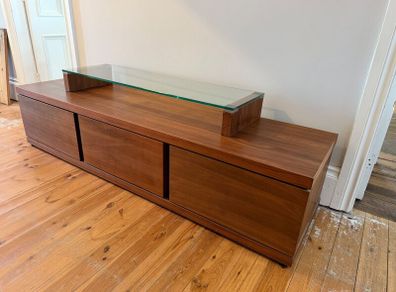 Venjakob Media Unit, TV Stand