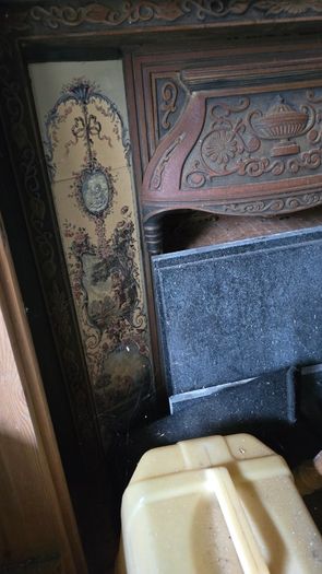 Cast Iron Fireplace with Wooden Surround and Hearth Tiles