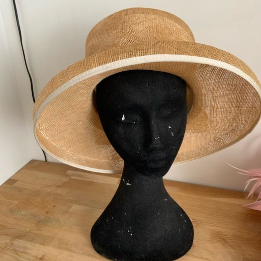 Ladies hat
