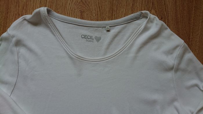 Cecil White Top  Size M