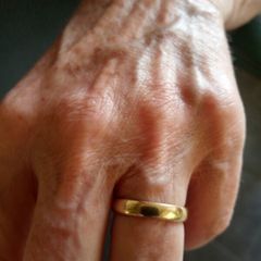 9ct gold wedding band
