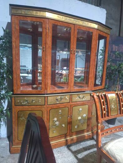 table+6 chairs+displqy cabinet