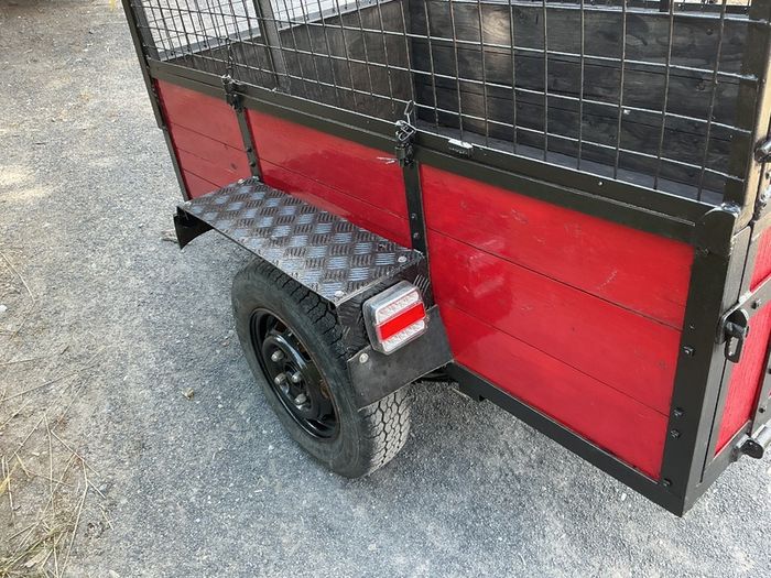 Car trailer