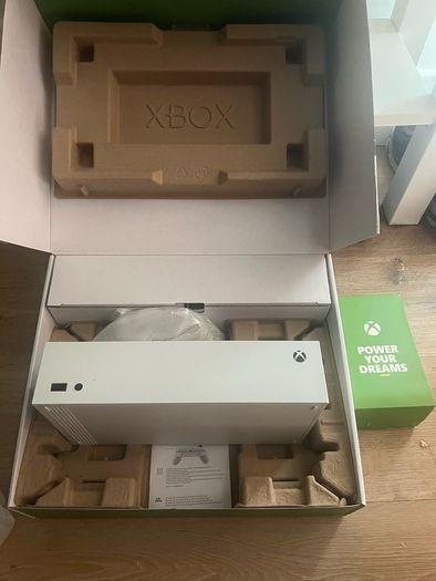 Xbox Series S 512GB | Excellent Condition | Barely Used | Receipt Available