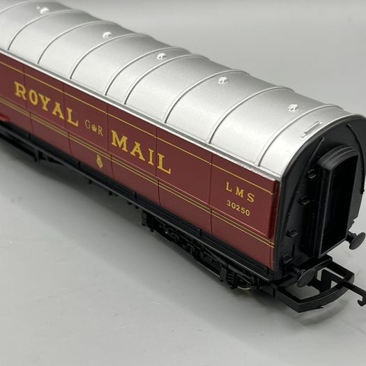 Hornby R413 Operating LMS Royal Mail Coach Set 30250 Boxed - Instructions - Mint