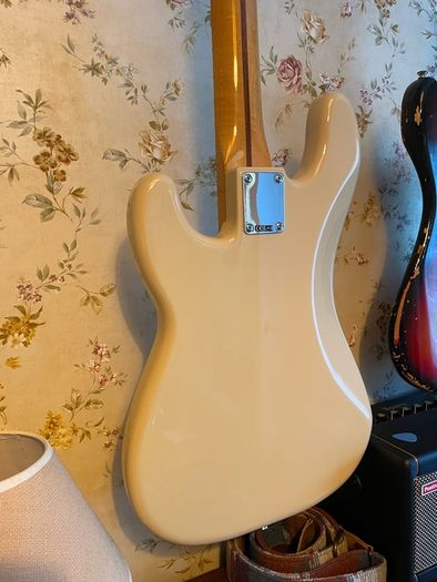 Fender Vintera II 50s Precision Bass