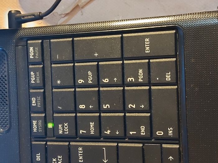 Toshiba Satellite C660-18C, Intel Celeron CPU 925, 2.3GHz, 4GB Ram, 255GB HDD, Windows 10, Microsoft Edge, Chrome and VLC