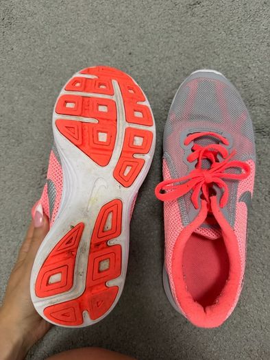 Nike Lightweight Grey & Pink Mesh Running Shoes - Coral Accent Athletic Trainers