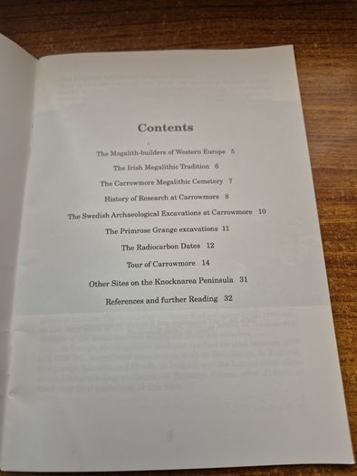 Carrowmore. The Illustrated Guide to The Megalithic Cemetery of Carrowmore Co. Sligo. Goran Burenhult.